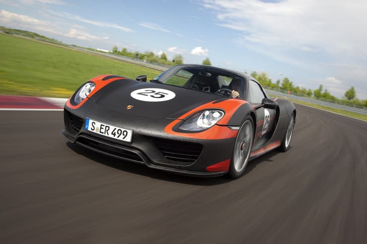 Porsche 918 Spyder photo gallery